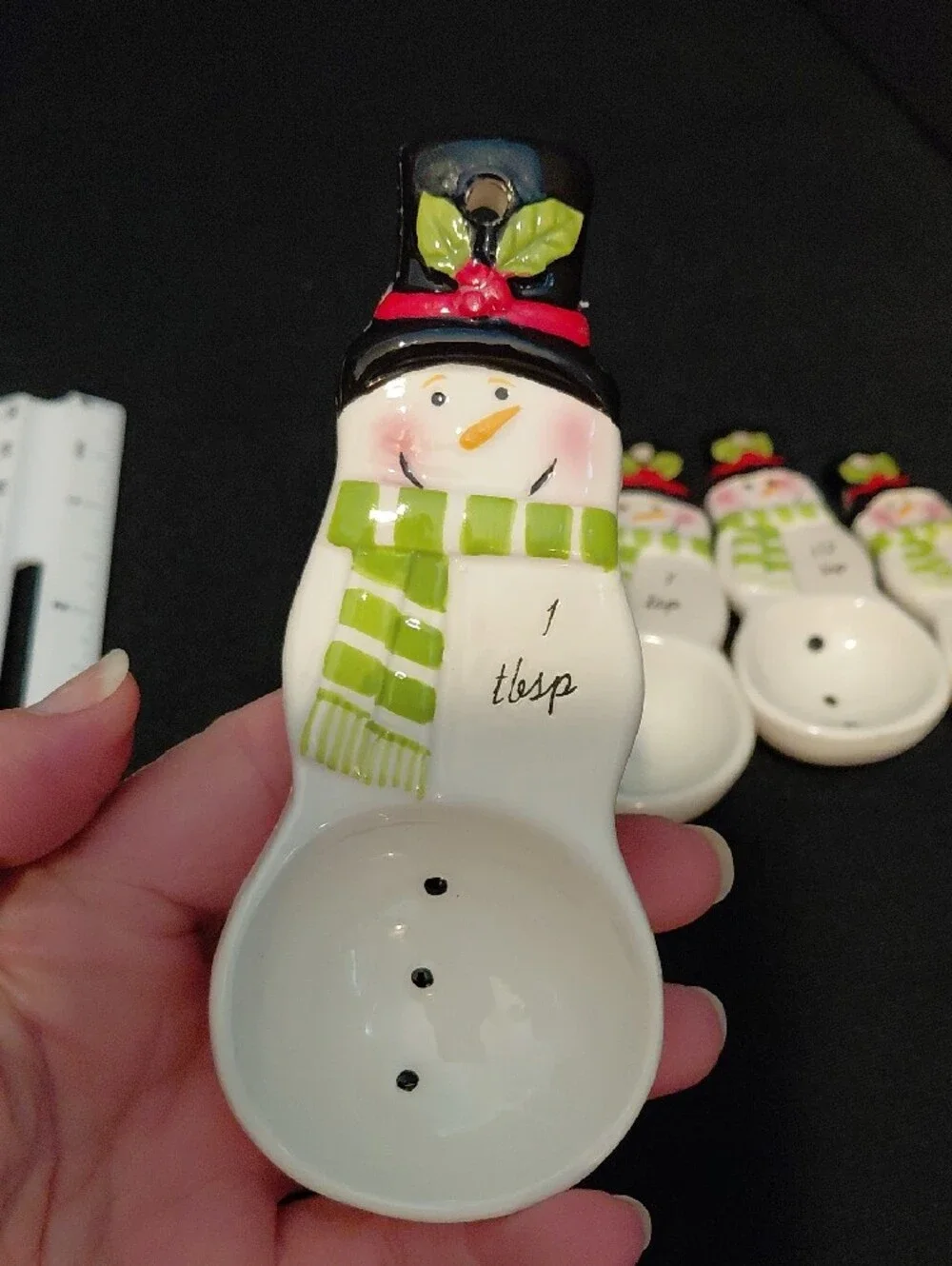 Snowman Measuring Spoon Set - White and Green Holiday Kitchen Accent